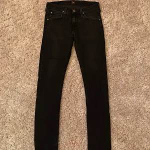 Lee jeans - Nyskick, storlek 28x32, nypris runt 1100kr! Postar om du inte kommer hem till mig😀👍