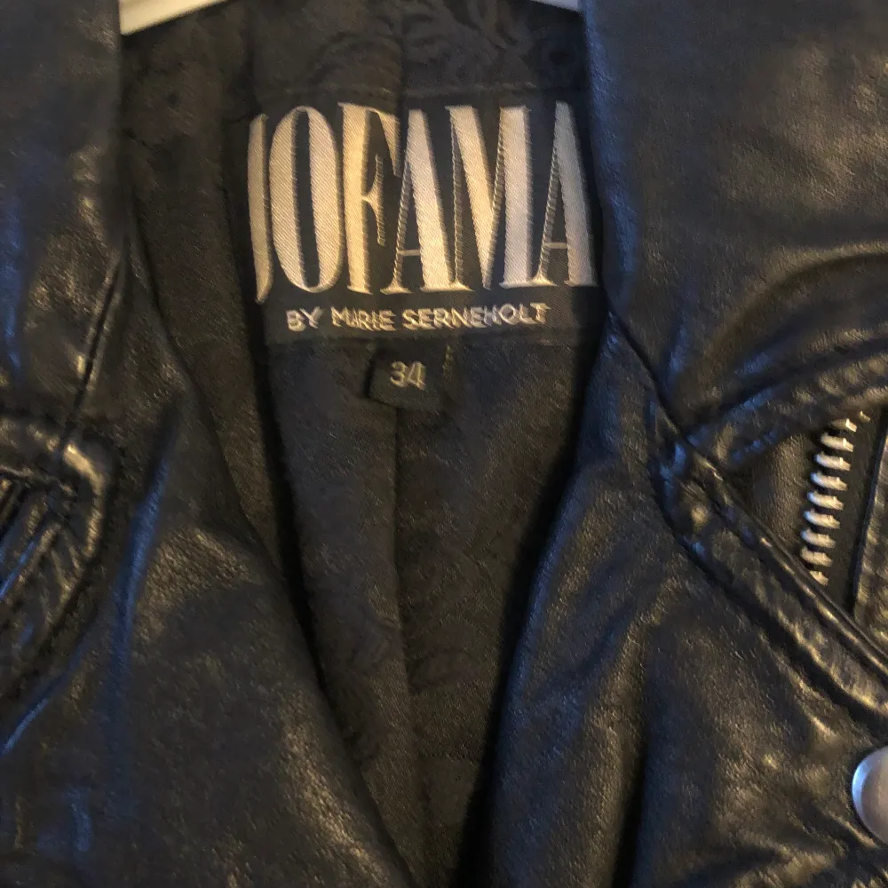 Helt ny skinn jacka av märket  Jofama. Jackor.