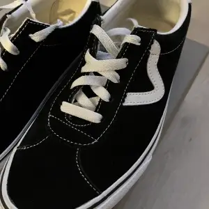 Vans sport sko. Använda två gånger! Nypris 849:- säljer för 600! Som nya ❤️ säljer pga dålig användning av dem. 