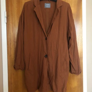 Orange linnekavaj  - Strl S men oversized snygg orange