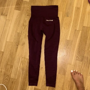 Relode riktigt snygga tights  - Formar kroppen riktigt fint 