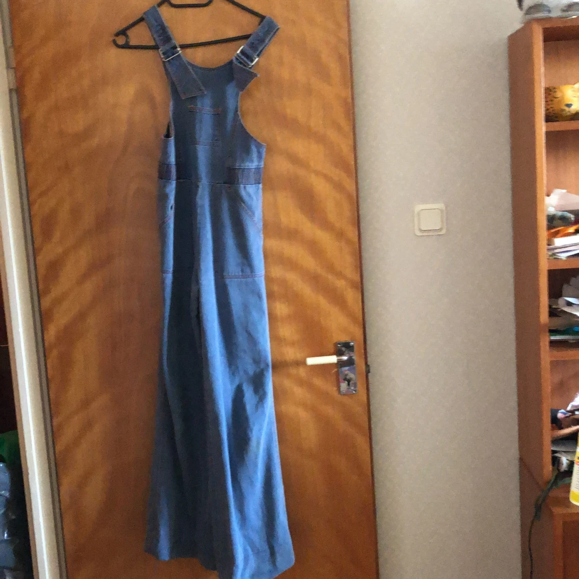 70-tal hängselbyxor utsvängda 