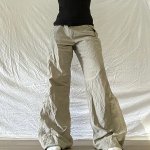 Gröna cargopants - Snygga vintage cargobyxor! Midjemått 76 och innebenslängd 83