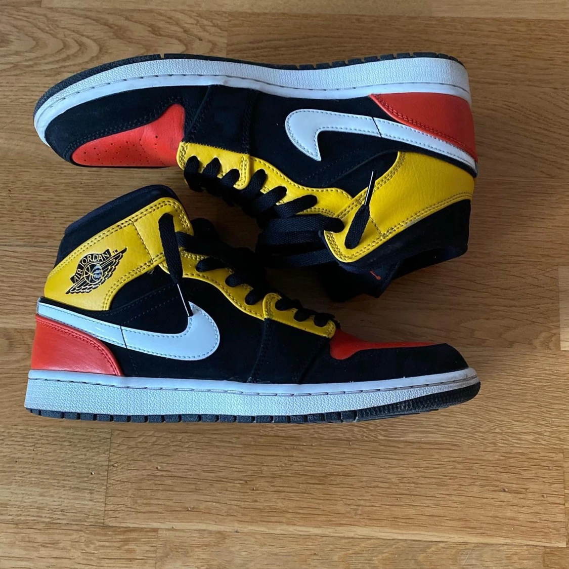 Air Jordan 1 Mid Amadillo Team - 91