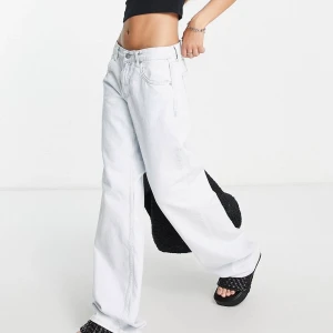 Jeans - Slutsålda jeans från Mango, oanvända Köparen står för frakt 