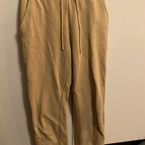 Mjukis byxor  - Fina mjukis byxor. Använda 4 gånger. Håller värmen helt okej. 