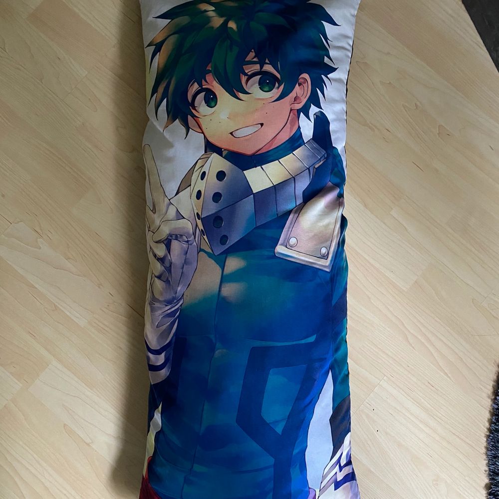 Full body pillow ( my hero academia) Plick Second Hand