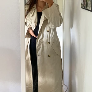 Trench coat  - Trenchcoat från hm i storlek xs 🤍