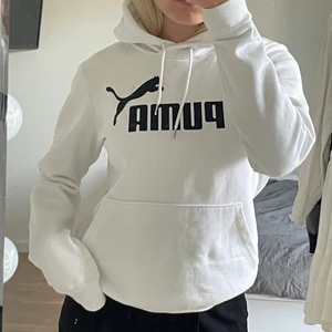 Puma hoodie - Hoodie från puma, fint skick, köparen står för frakten på 66kr 