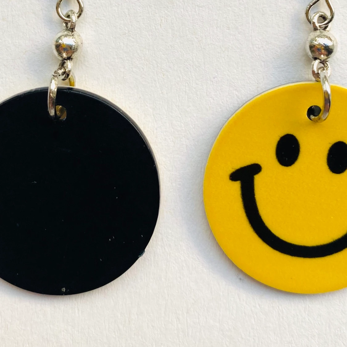 Smile örhängen 💛 - 90