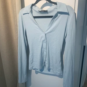 Ribbad tröja - Långärmad ribbad tröja från BikBok.  Storlek S. Fint skick.