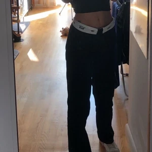 Dickies work pant - Säljer mina dickies byxor, Helt oanvänta. Skulle lämna tillbaka men har tappat kvitto. kom privat för mera bilder på osv ❤️ Buda då det är flera intresserade