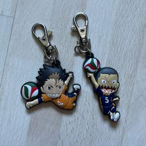 Nyckelringar med Nishinoya och Tanaka från animen Haikyuu!   (Antingen frakt för 13kr (ej spårbar) eller 29kr)