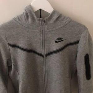 Nike tech fleecetröja  - Väldigt bra skick använd nåra gånger 