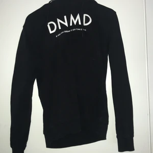 Dnmd hoodie  - Dnmd hoodie passar för 12-13