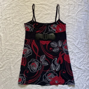 Vintage topp från ginatricot - snygg topp från gina tricot med detalj! Såå mjuk! Köparen står för frakt. ❤️