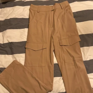 Kostymbyxor  - Väldigt bra passform! Dessa älskade jag när dem passade mig! 
