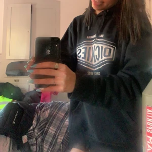 Hoodie - Den är väldigt fin å använd fåtal gånger