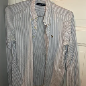 Ralph lauren skjorta  - Passar mig som ha S