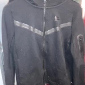 Nån köpa tech fleec  - De är jätte bra vara köpt nyligen 