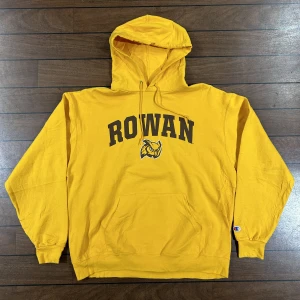 Champion Rowan Hoodie - Snygg vintage Hoodie i storlek XL! Bara att skriva om du har några frågor🙏