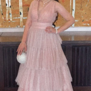 Festklänning  - Festklänning i nyskick