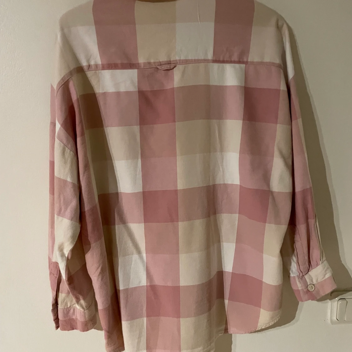 Oversised rosarutig skjorta, stl XS  - 90