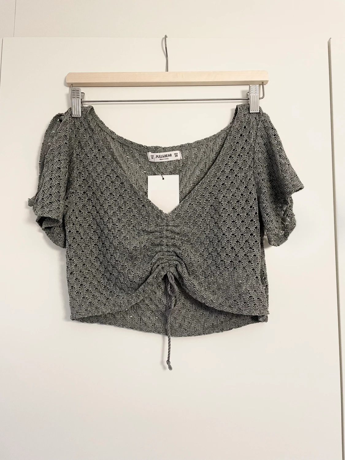 Helt ny! Virkad crop top med fina detaljer