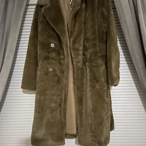 Oanvänd prislapp kvar - Oanvänd mysig jacka