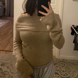 off shoulder topp - stickad off shoulder topp från bikbok🤎