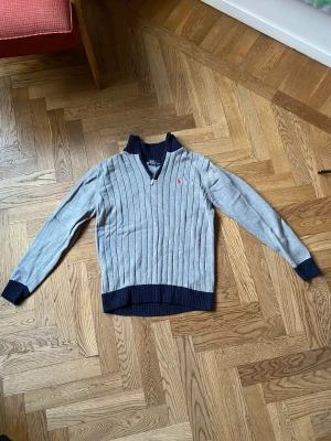 Tjocktröja Ralph Lauren. Storlek M/L. - Bra kvalitet!