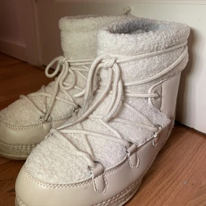 Skor - Jätte fint skick  Som en storlek 40