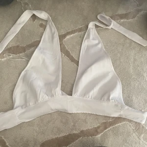 bikini white top - white summer tie around top good condition and new