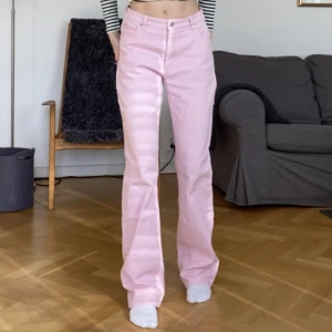 Rosa bootcutjeans vintage - Jättefina bootcutjeans från Joy!
