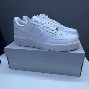Nike air force 1 - Nike air force 1, storlek 45, helt nya, kommer med tags låda mm, kan skickas 
