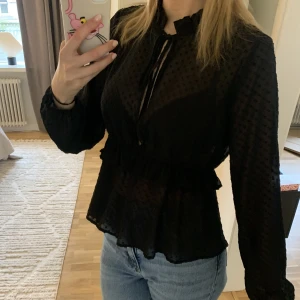 Söt topp - Säljer denna fina topp om det finns intresse för den💕