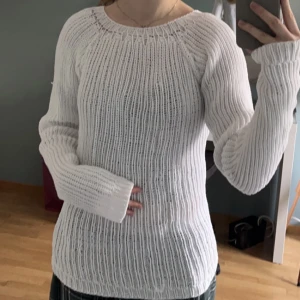 Virkad tröja - Jättesöt virkad tröja som passar som både kort klänning eller lång tröja!