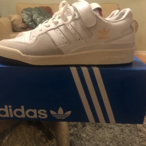 Adidas Forum los SNS - Helt nya oanvända adidas sneakers.  