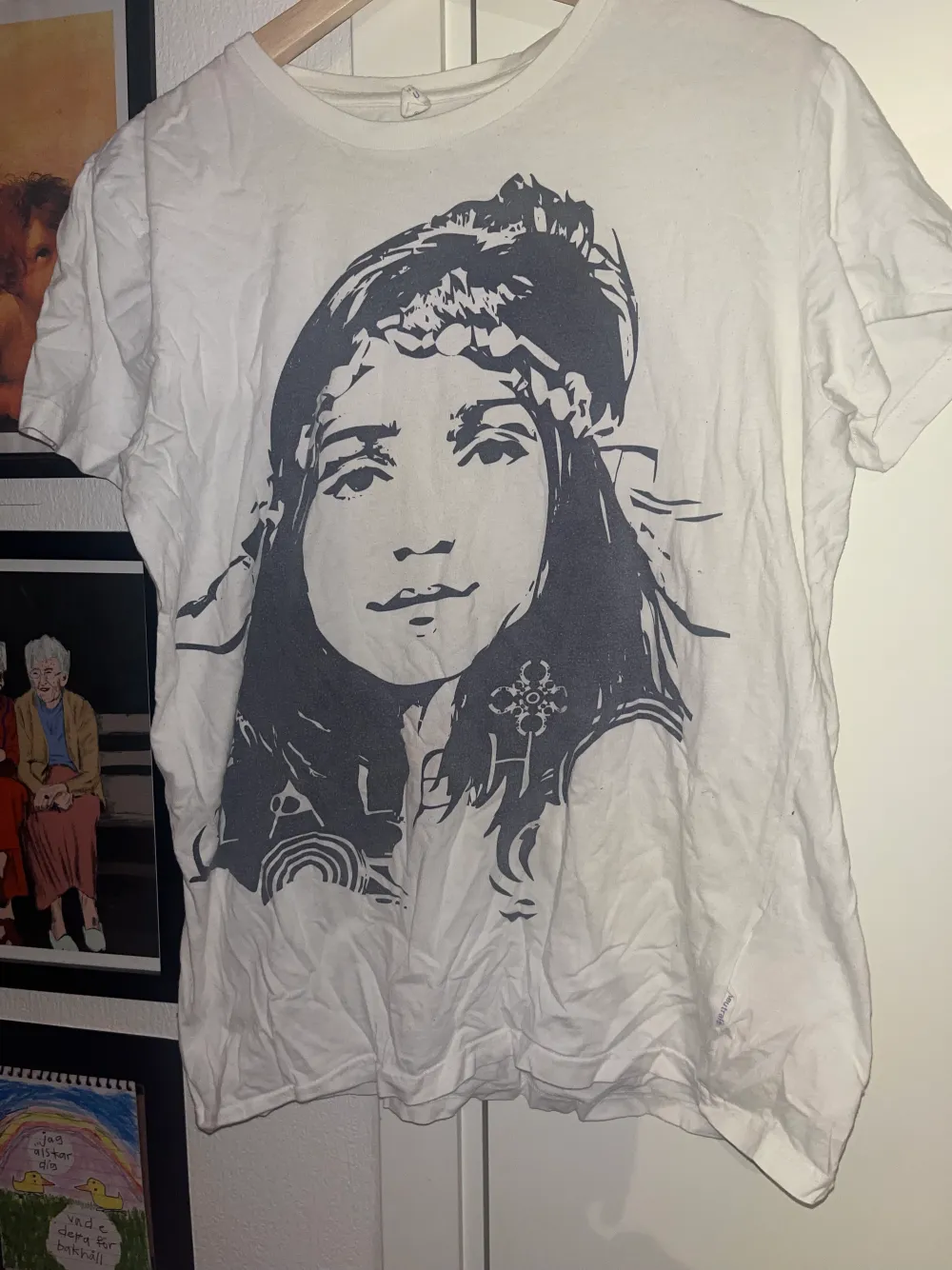 T-shirt med tryck på Laleh, merch från en konsert ca 2010.. T-shirts.