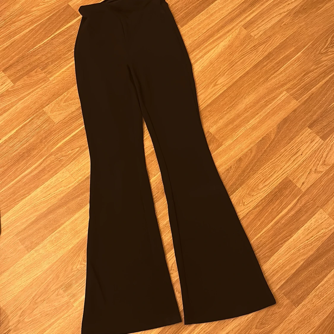 Vidabyxor kostymbyxor 