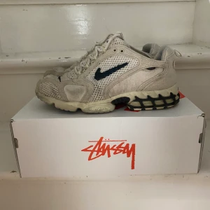 Stussy x Nike spiridon - 7,5/10