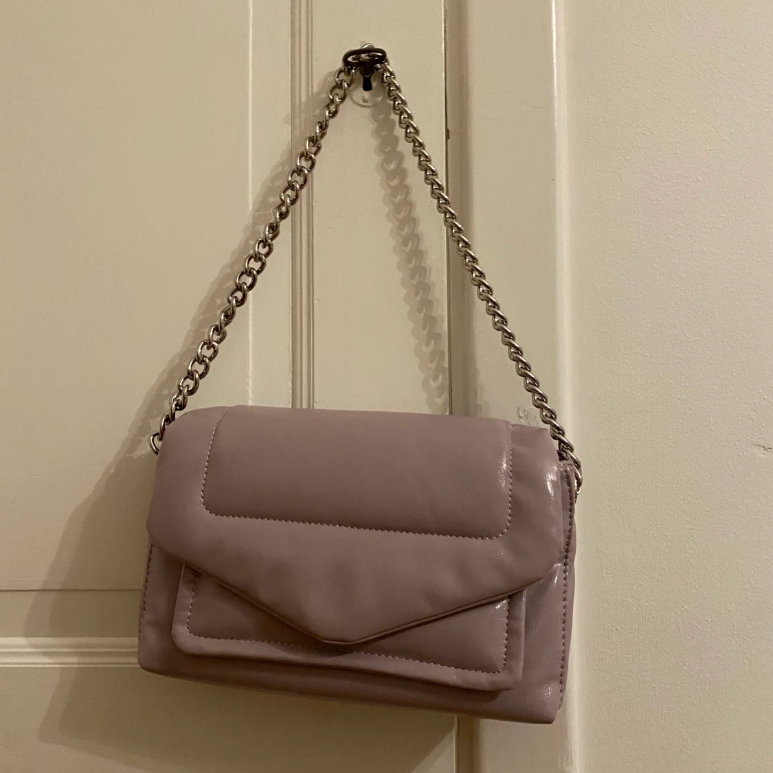 Ljuslila väska från mango - 90