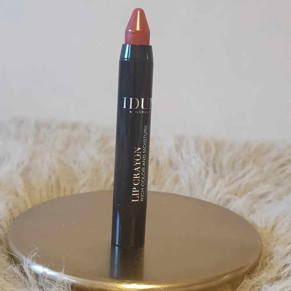 IDUN Minerals. Lip Crayon. Oparfymerad. Helt ny och oöppnad  1 st 30 kr 2st 50kr Nr 404. Övrigt.