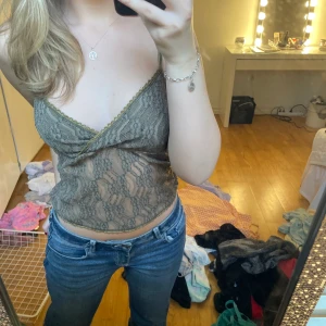 Festtopp - Skitsnygg festtopp  Sitter jättefint i midjan 