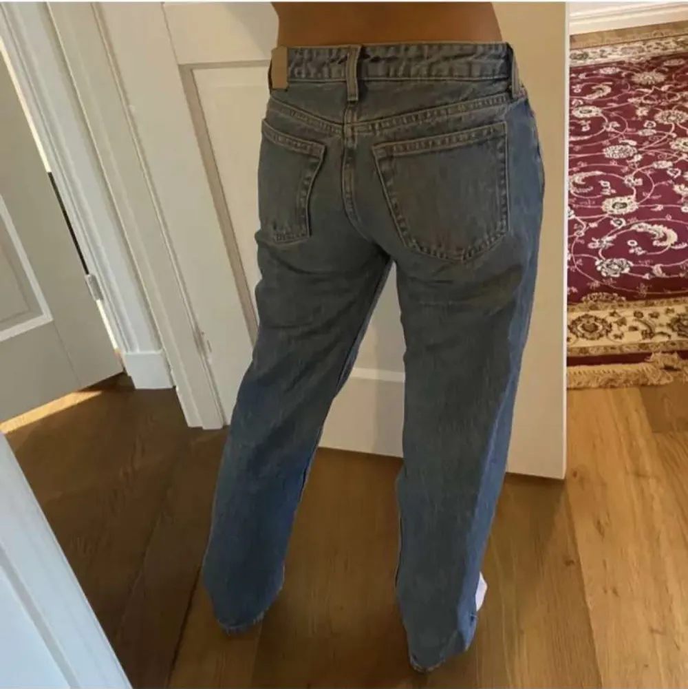 Lågmidjade jeans från Weekday. Super fint skick💗. Jeans & Byxor.
