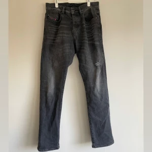 Diesel jeans  - Säljer då mina diesel jeans som är använda få gånger. Tveka inte på att höra av er om frågor🤩😊