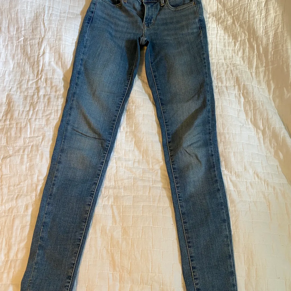 Säljer mina Levi’s skinny jeans! Bra kvalite och skick!!!. Jeans & Byxor.
