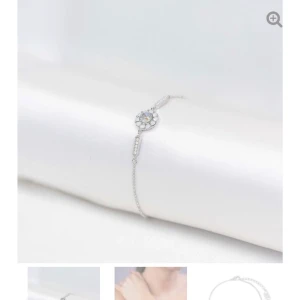 Lily and rose armband  - Jag säljer detta jätte fina Lily and rose armbandet pågrund av att jag inte använder silver! Ny pris 330, säljer för 250+ frakt! 