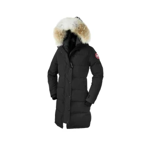 Canada goose jacka storlek M - Jag råkade köpa jackan i fel storlek så ja säljer den för 500kr mindre den e i väldigt bra Skick