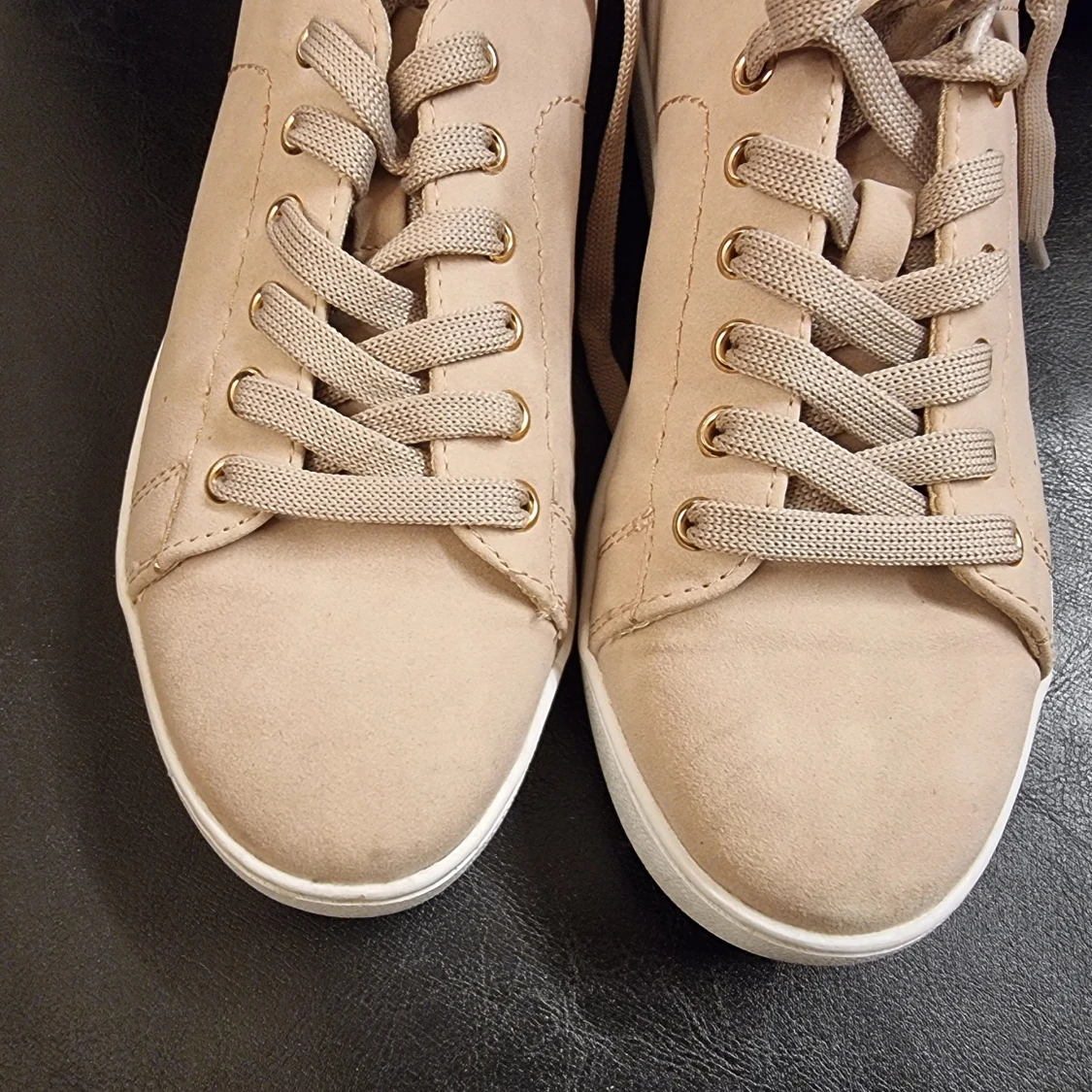 Sneakers, st 36.  - 90